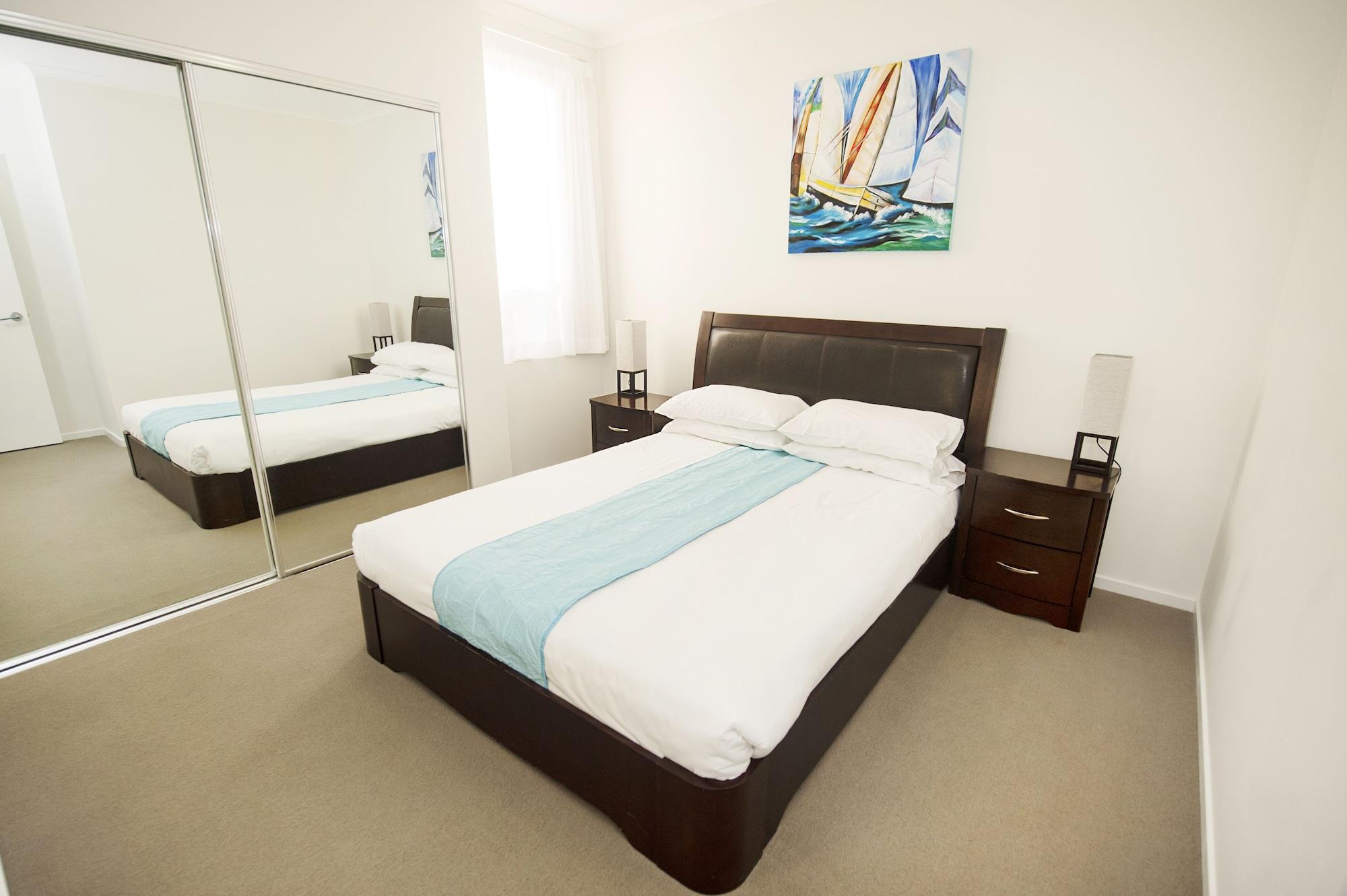 Curtis Central Apartments Official Гладстон Екстериор снимка