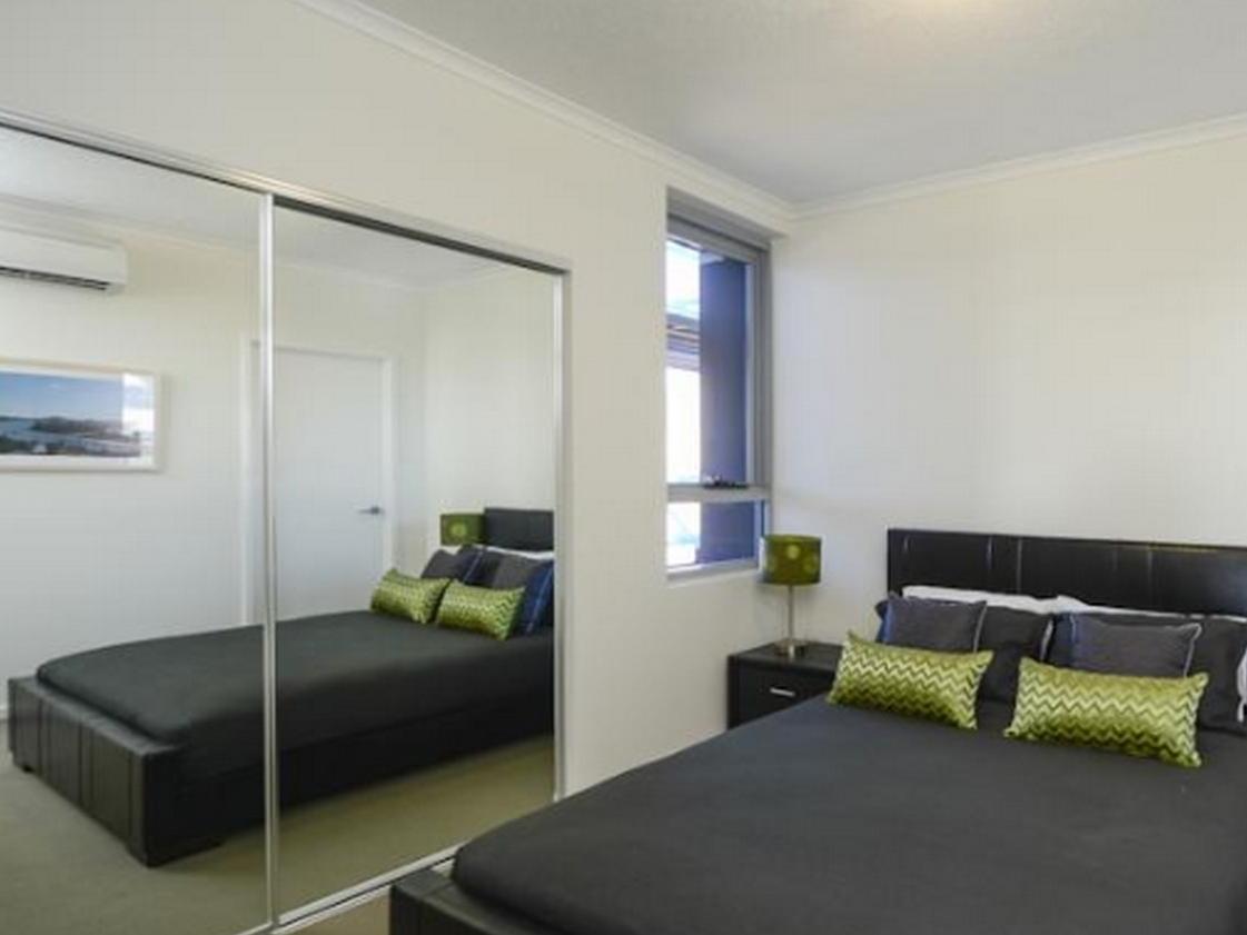 Curtis Central Apartments Official Гладстон Екстериор снимка